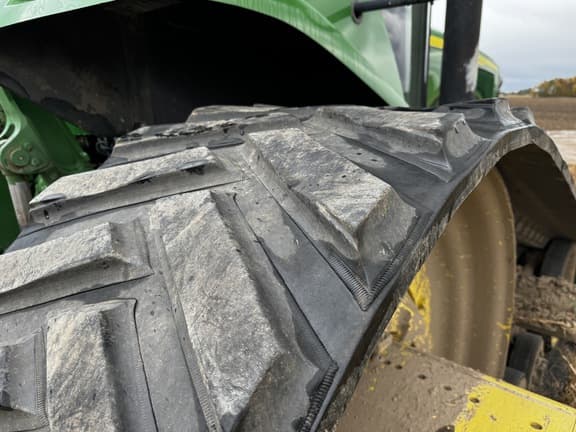 Image of John Deere 8320T equipment image 4