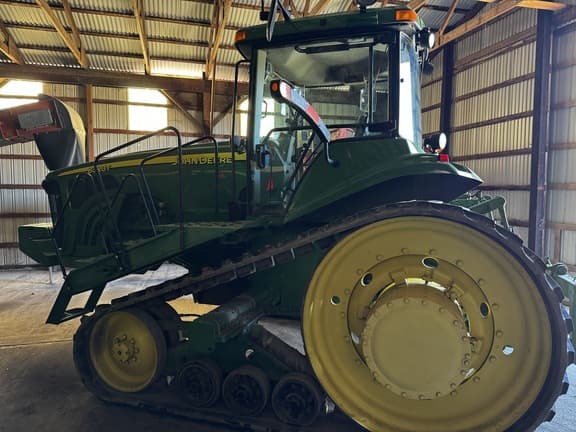 Image of John Deere 8320T equipment image 2