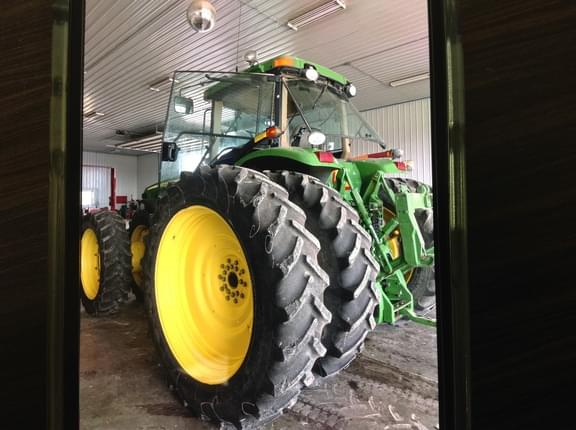 Image of John Deere 8420 equipment image 2