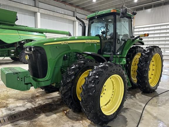 Image of John Deere 8420 equipment image 1