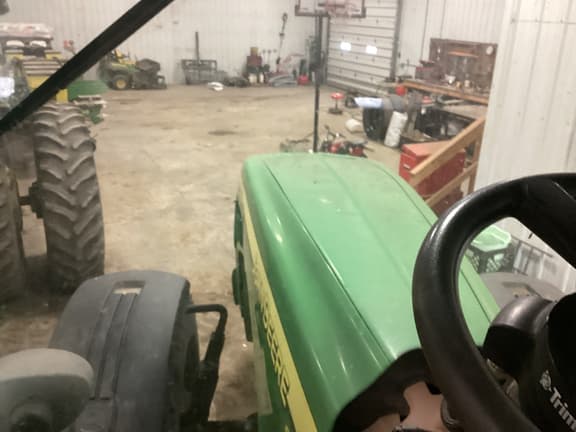 Image of John Deere 8420 equipment image 1