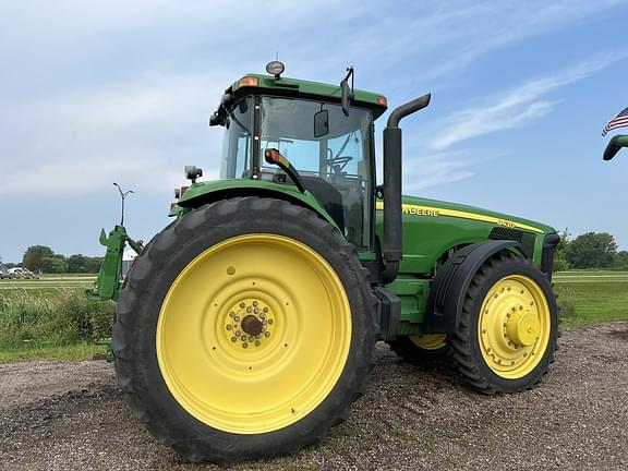 Image of John Deere 8420 equipment image 4