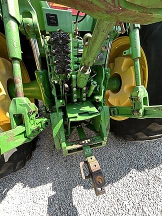 Image of John Deere 8420 equipment image 4