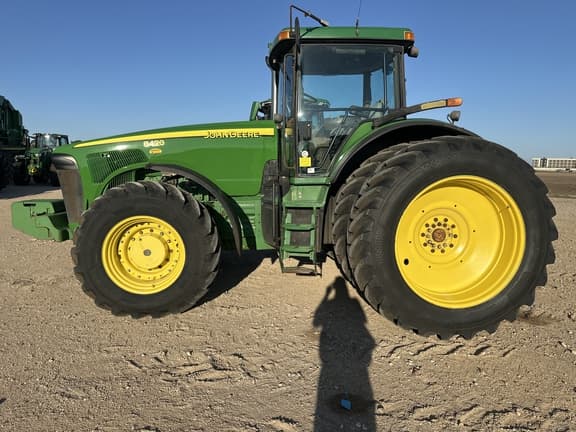 Image of John Deere 8420 equipment image 4