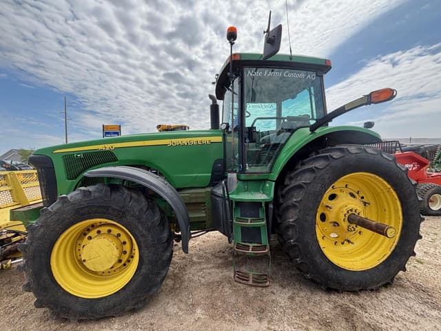 Image of John Deere 8420 equipment image 1