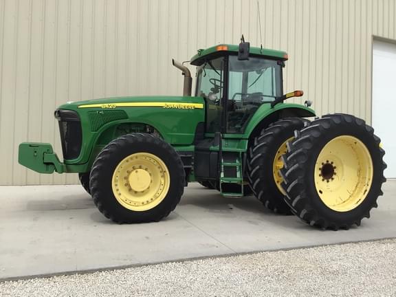 Image of John Deere 8420 equipment image 2