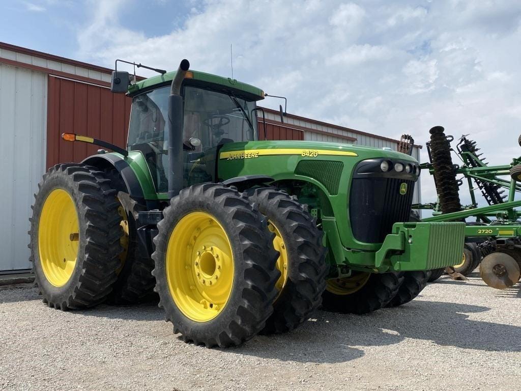 Main image John Deere 8420