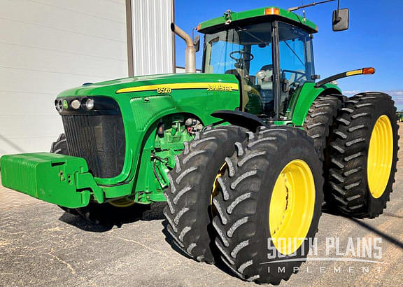 Image of John Deere 8520 equipment image 4