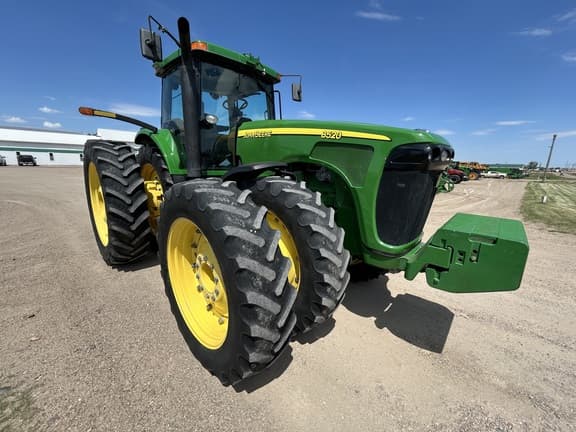 Image of John Deere 8520 equipment image 3