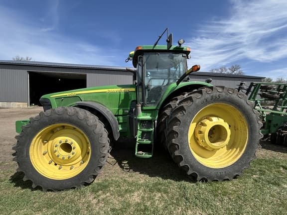 Image of John Deere 8520 Primary image