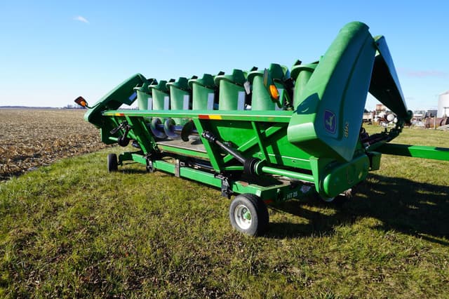 Image of John Deere 893 equipment image 2