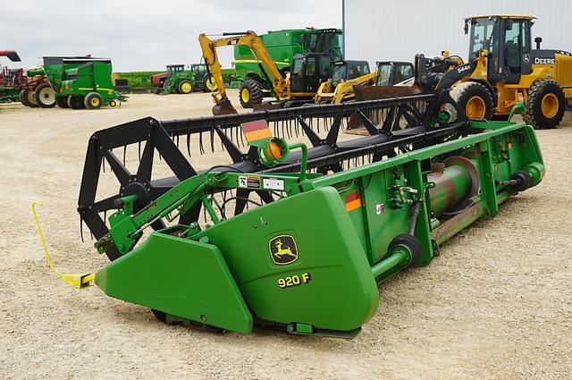 Image of John Deere 920F equipment image 1