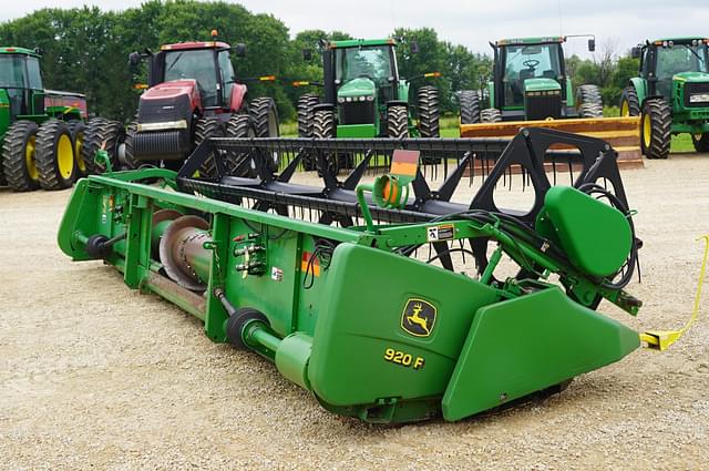 Image of John Deere 920F equipment image 2