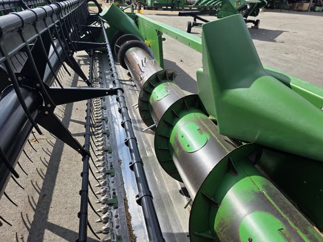 Image of John Deere 920F equipment image 4