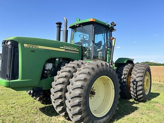 Image of John Deere 9220 equipment image 3