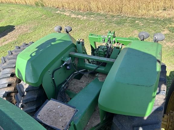 Image of John Deere 9220 equipment image 2