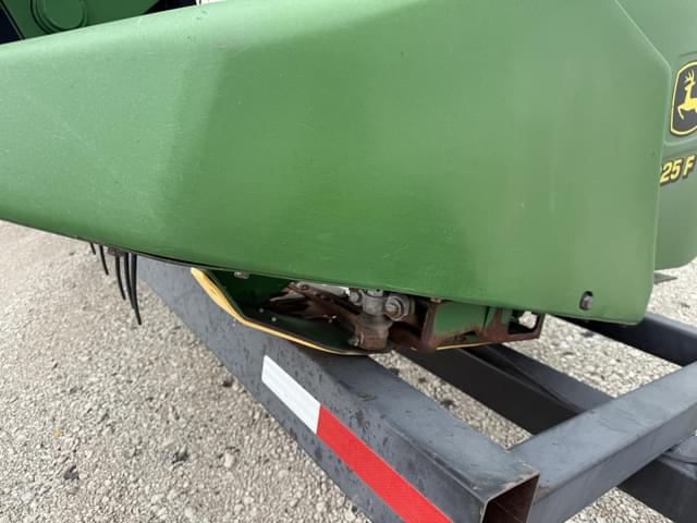 Image of John Deere 925F equipment image 2