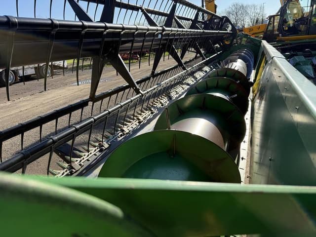 Image of John Deere 925F equipment image 2