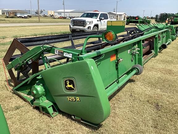 Image of John Deere 925R equipment image 2