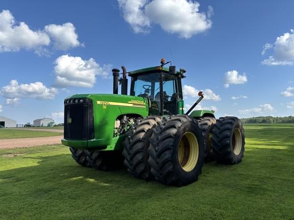 Image of John Deere 9320 equipment image 1