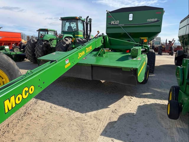 Image of John Deere 946 equipment image 3