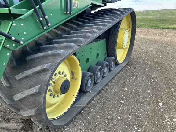 Image of John Deere 9520T equipment image 3