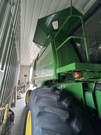 2002 John Deere 9550 Equipment Image0
