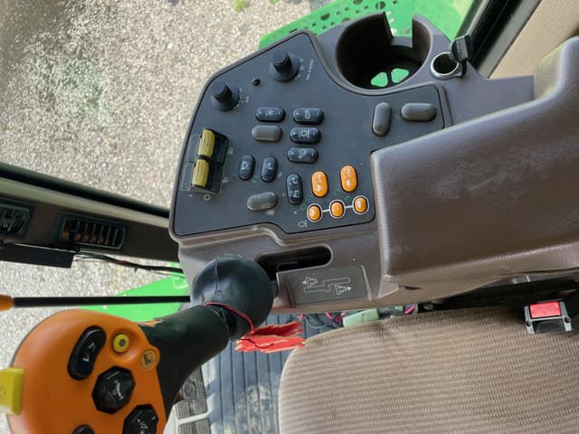 Image of John Deere 9550 equipment image 1