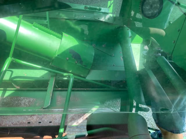 Image of John Deere 9550 equipment image 1