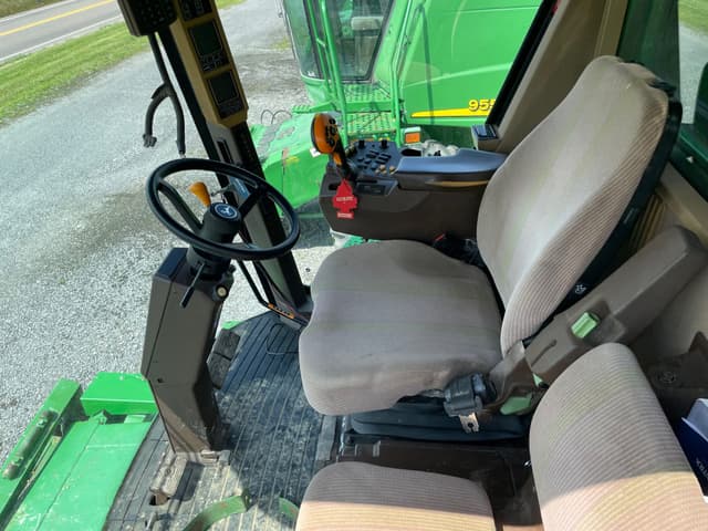 Image of John Deere 9550 equipment image 3
