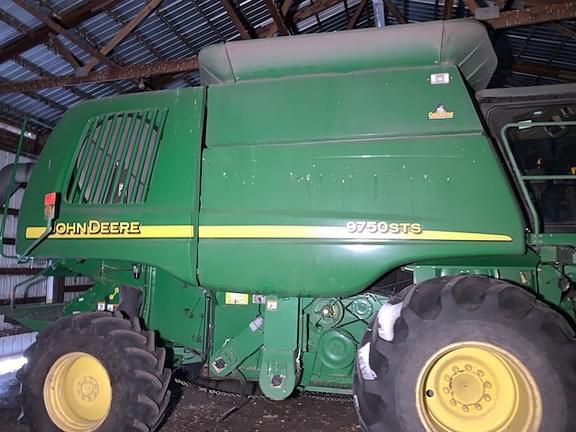 Image of John Deere 9750 STS equipment image 1