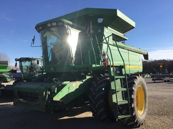 Image of John Deere 9750 STS equipment image 1