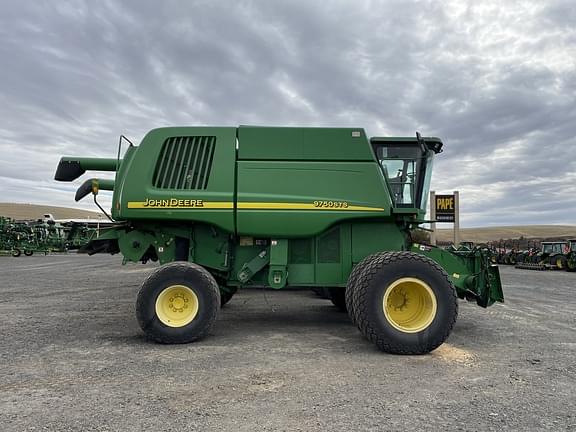 Image of John Deere 9750 STS equipment image 2