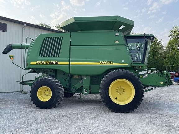 Image of John Deere 9760 STS equipment image 2