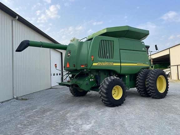 Image of John Deere 9760 STS equipment image 3