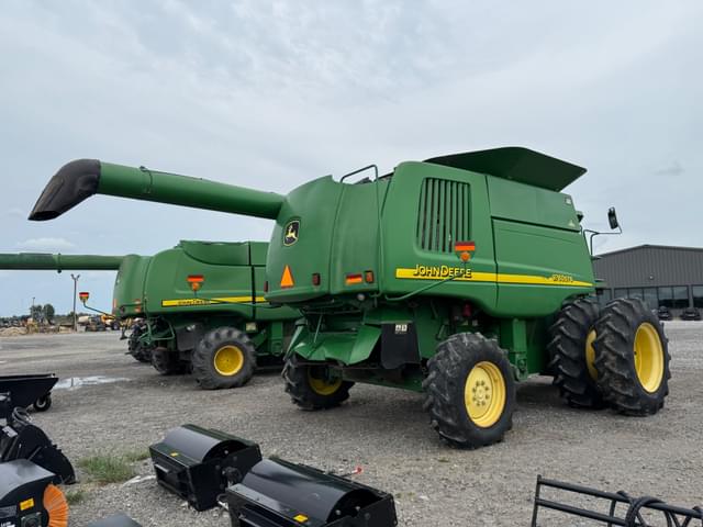 Image of John Deere 9760 STS equipment image 3