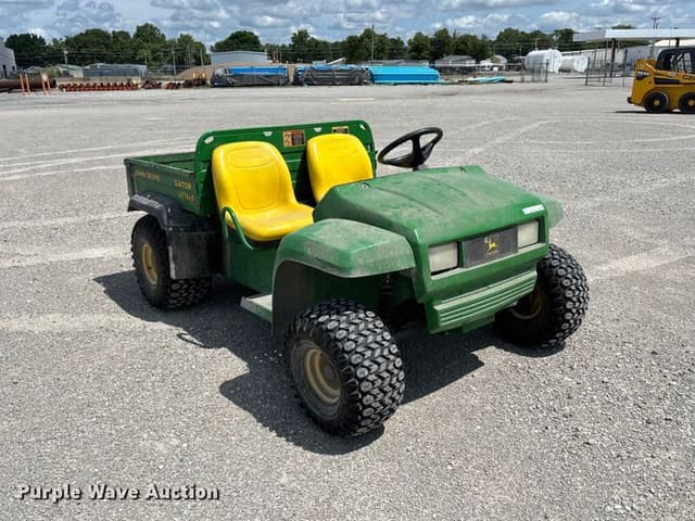 Image of John Deere Gator 4X2 equipment image 2
