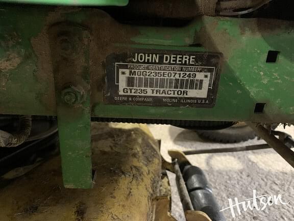 Image of John Deere GT235 equipment image 4