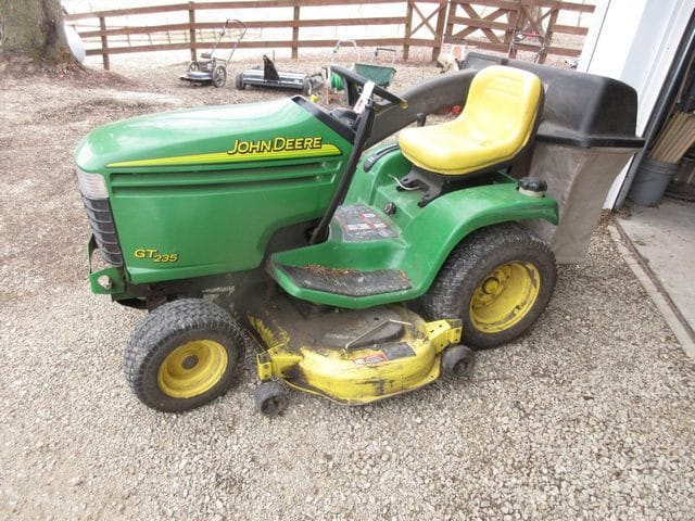 Main image John Deere GT235