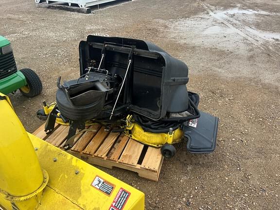 Image of John Deere GX345 equipment image 4