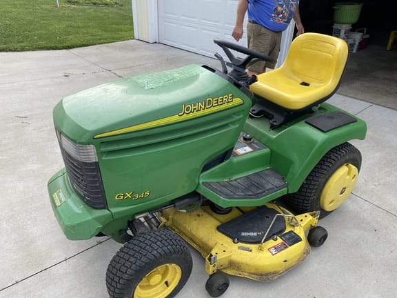 2003 John Deere GX345 Equipment Image0