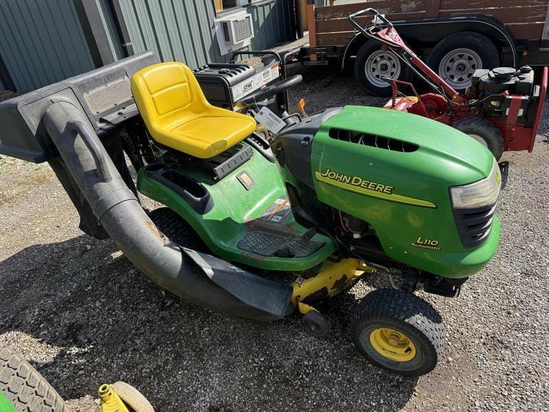 2003 John Deere L100 Equipment Image0