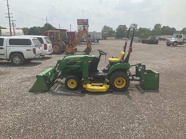 Image of John Deere 2210 equipment image 1
