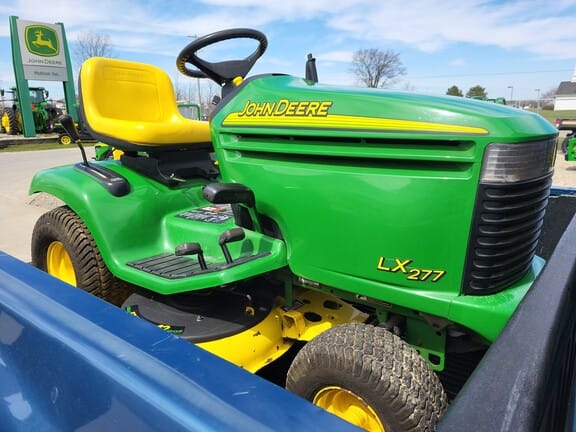Main image John Deere LX277