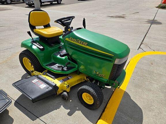 Image of John Deere LX277 equipment image 4