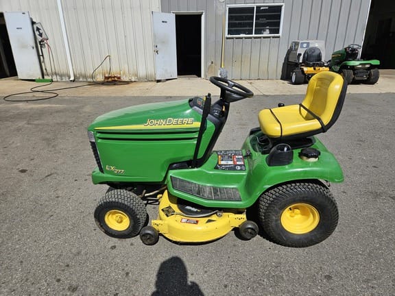2003 John Deere LX277 Equipment Image0