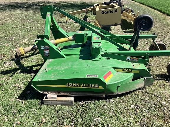 Image of John Deere MX8 equipment image 3