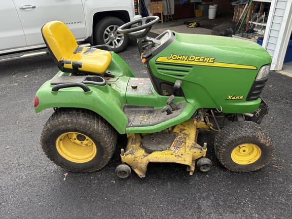 Image of John Deere X465 equipment image 3