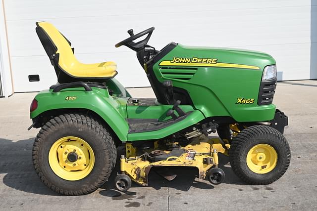 Image of John Deere X465 equipment image 1