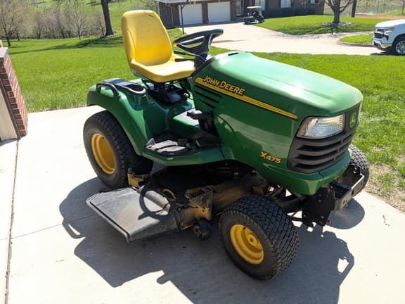 Image of John Deere X475 equipment image 3